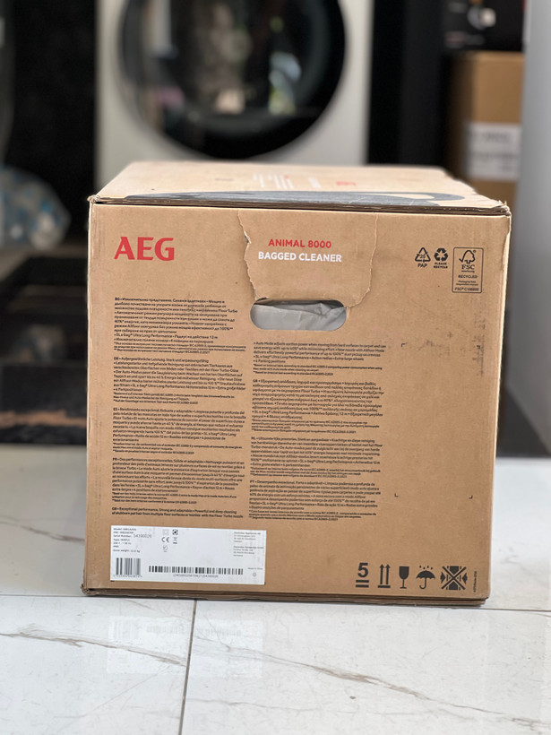 جاروبرقی آاگ AEG سری 8000 مدل AB81A2DG