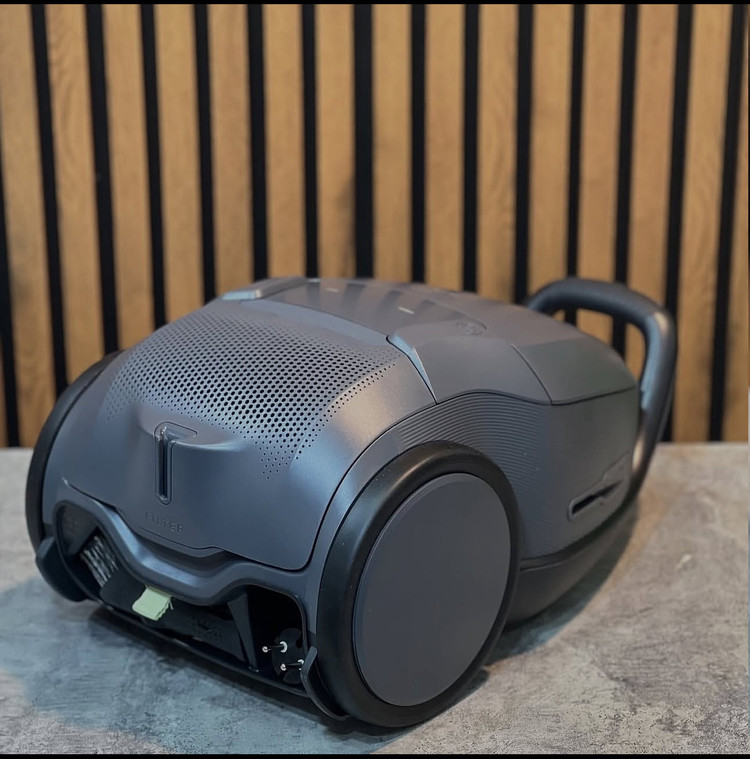جاروبرقی آاگ AEG سری 8000 مدل AB81A2DG