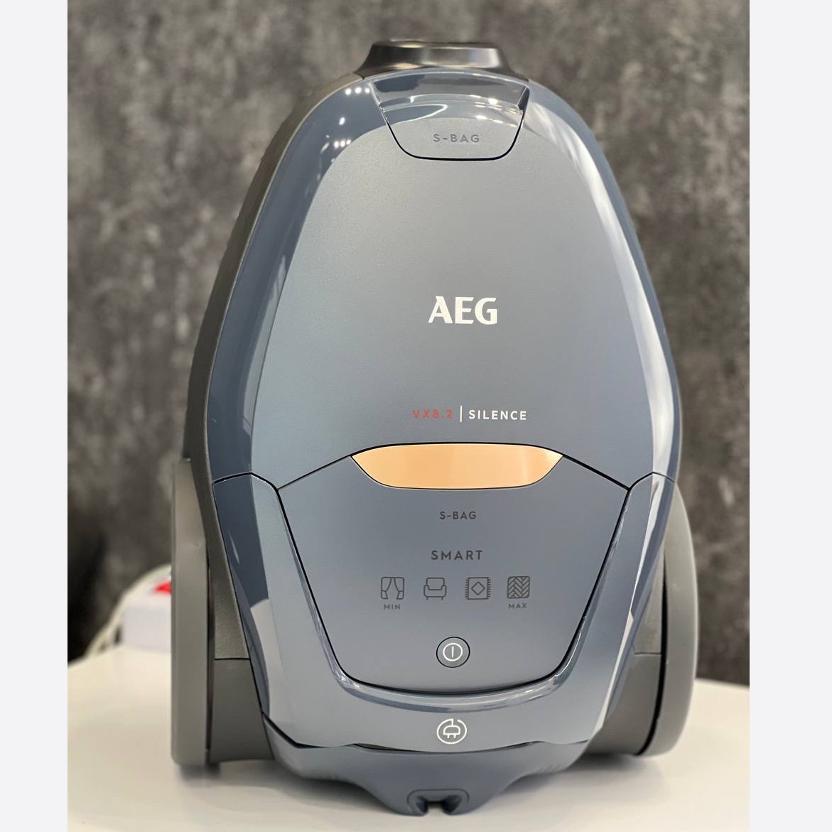 جارو AEG سری vx82-5DB